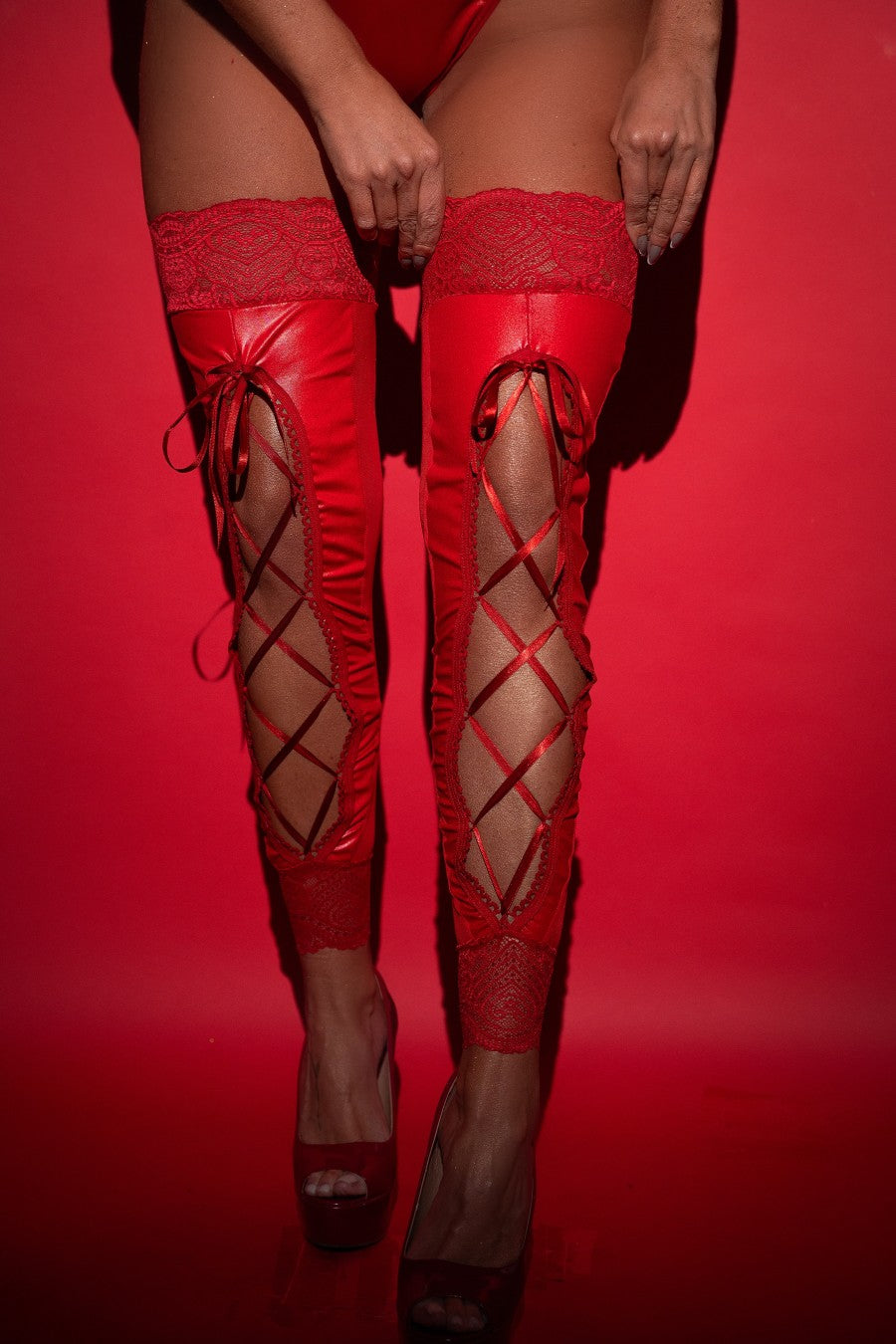 Bas Dominatrix en dentelle et faux cuir sans pieds